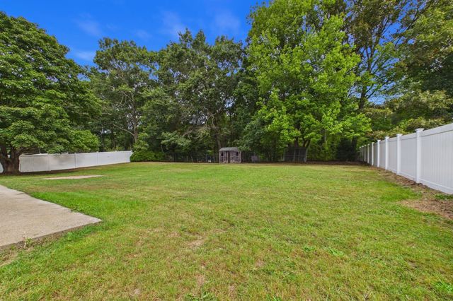 169 Powderhorn Dr., Taunton, MA 02780