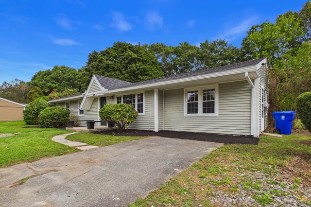 169 Powderhorn Dr., Taunton, MA 02780