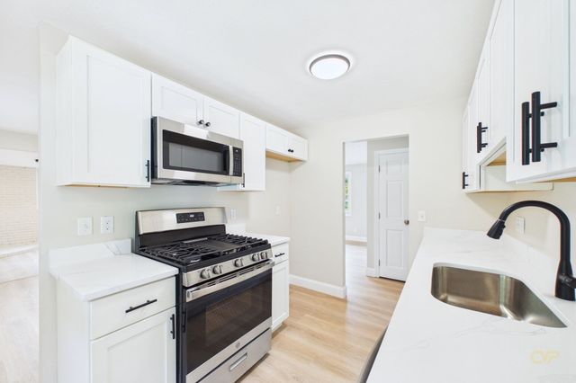 169 Powderhorn Dr., Taunton, MA 02780
