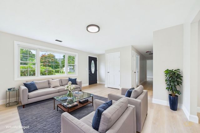 169 Powderhorn Dr., Taunton, MA 02780