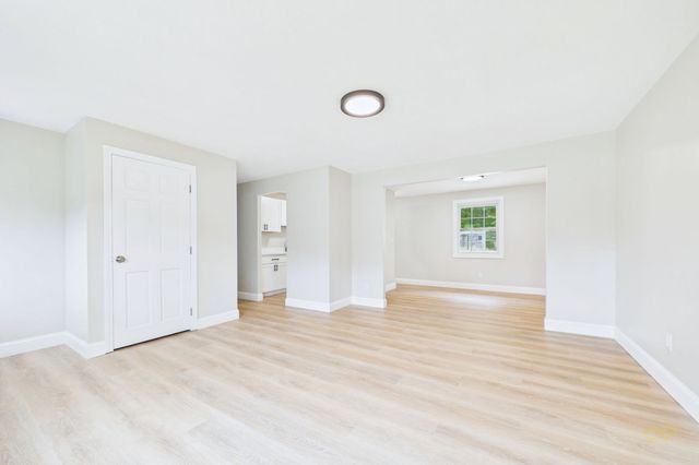 169 Powderhorn Dr., Taunton, MA 02780