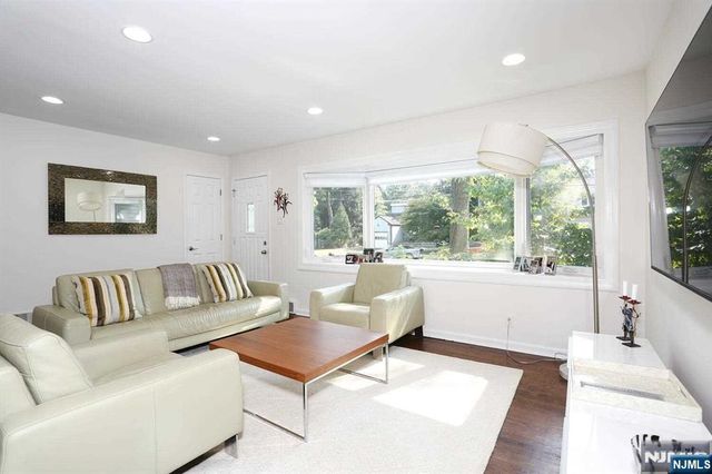 11 Evans Road, Cresskill, NJ 07626