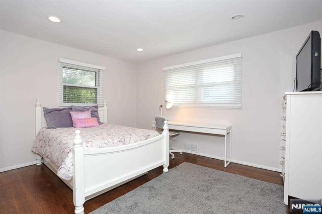 11 Evans Road, Cresskill, NJ 07626