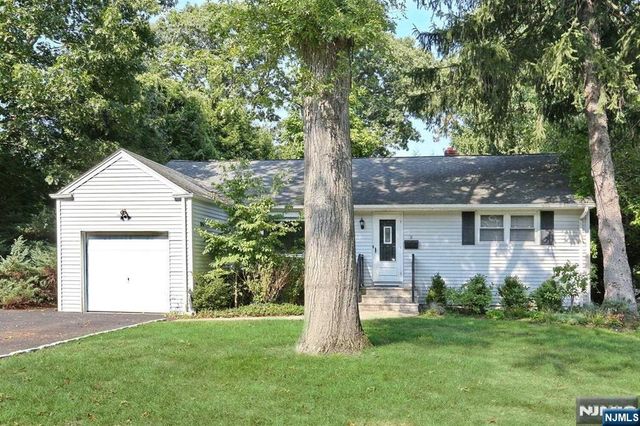 11 Evans Road, Cresskill, NJ 07626