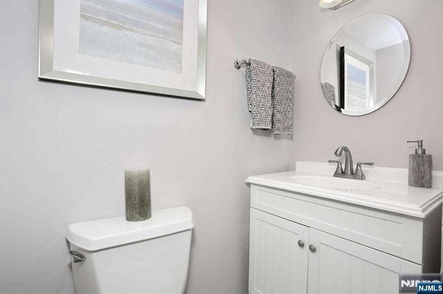 11 Evans Road, Cresskill, NJ 07626