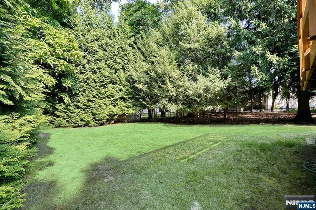 11 Evans Road, Cresskill, NJ 07626