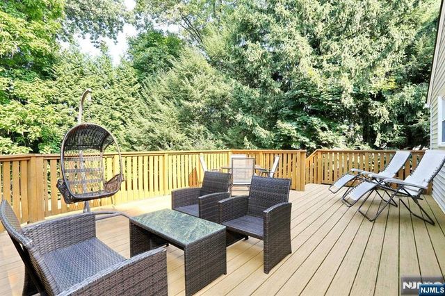 11 Evans Road, Cresskill, NJ 07626