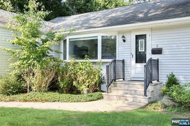 11 Evans Road, Cresskill, NJ 07626