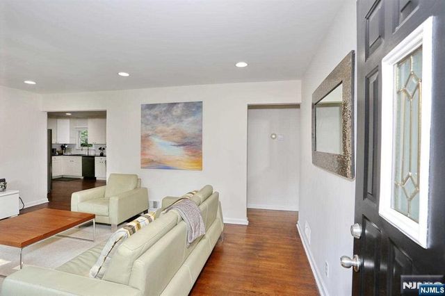 11 Evans Road, Cresskill, NJ 07626