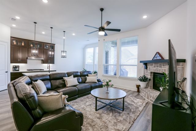 1807 Buckeye Lane, Mansfield, TX 76063