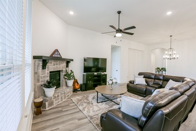 1807 Buckeye Lane, Mansfield, TX 76063