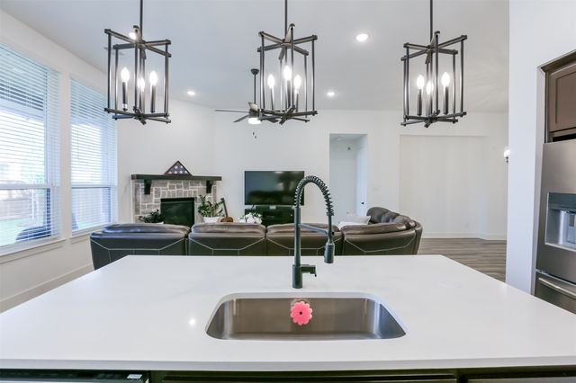 1807 Buckeye Lane, Mansfield, TX 76063