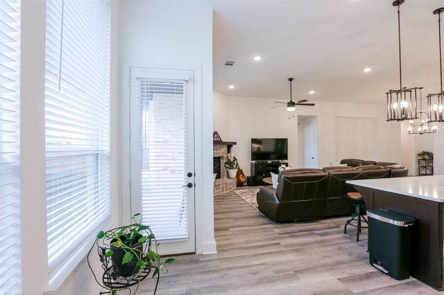 1807 Buckeye Lane, Mansfield, TX 76063