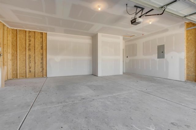 9519 E Hurst St, Wichita, KS 67210