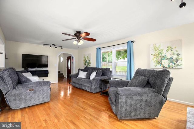 800 SHAMROCK DR, Fredericksburg, VA 22407
