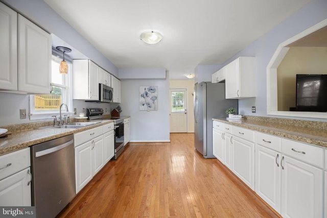 800 SHAMROCK DR, Fredericksburg, VA 22407