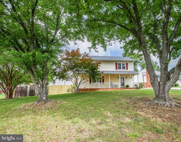 800 SHAMROCK DR, Fredericksburg, VA 22407