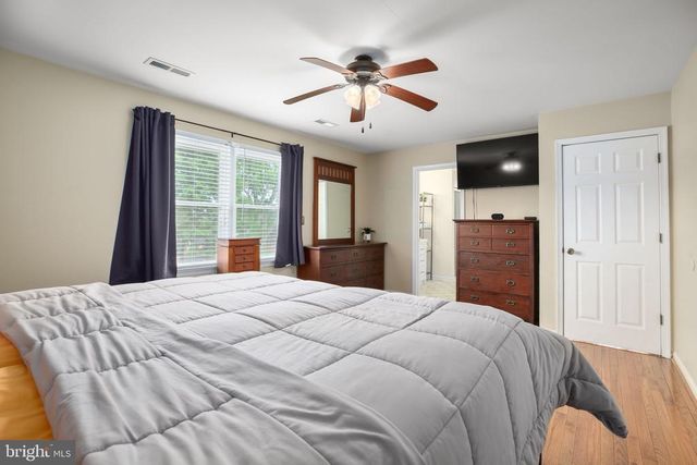 800 SHAMROCK DR, Fredericksburg, VA 22407