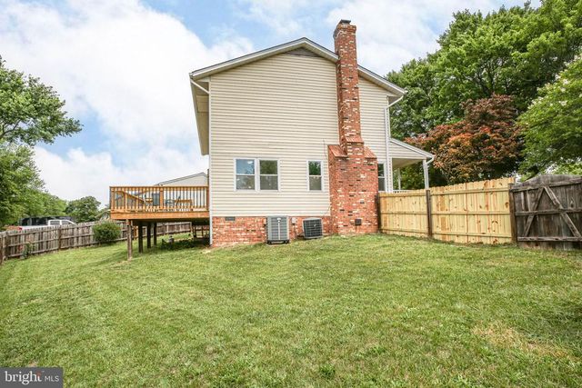 800 SHAMROCK DR, Fredericksburg, VA 22407