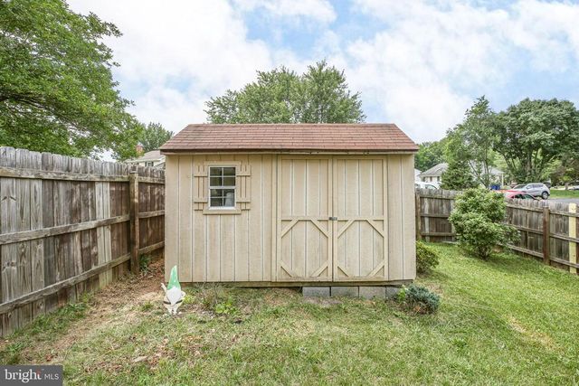 800 SHAMROCK DR, Fredericksburg, VA 22407