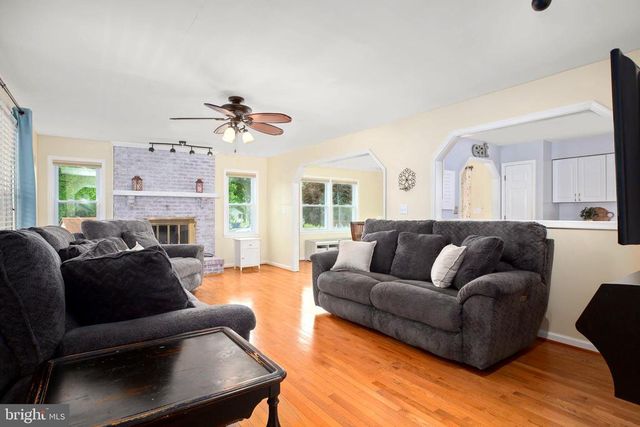 800 SHAMROCK DR, Fredericksburg, VA 22407