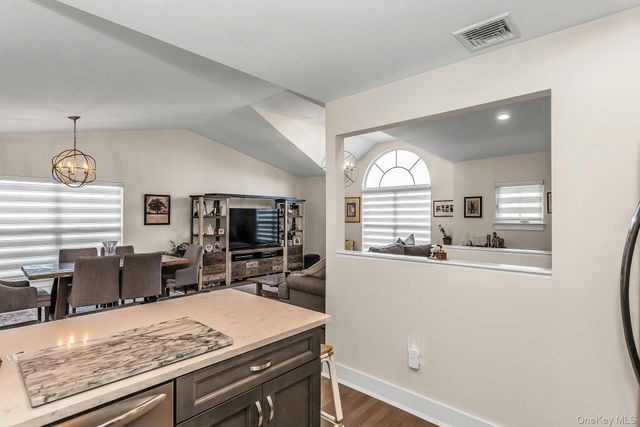 710 Breton Way 710, Glen Cove, NY 11542