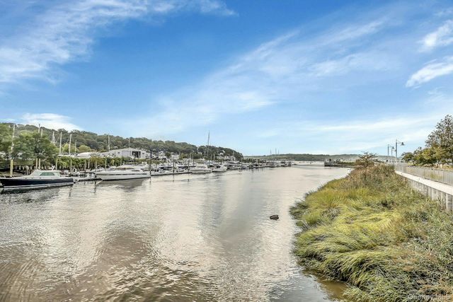 710 Breton Way 710, Glen Cove, NY 11542