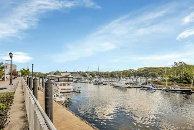 710 Breton Way 710, Glen Cove, NY 11542