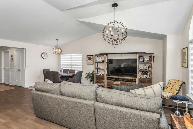 710 Breton Way 710, Glen Cove, NY 11542