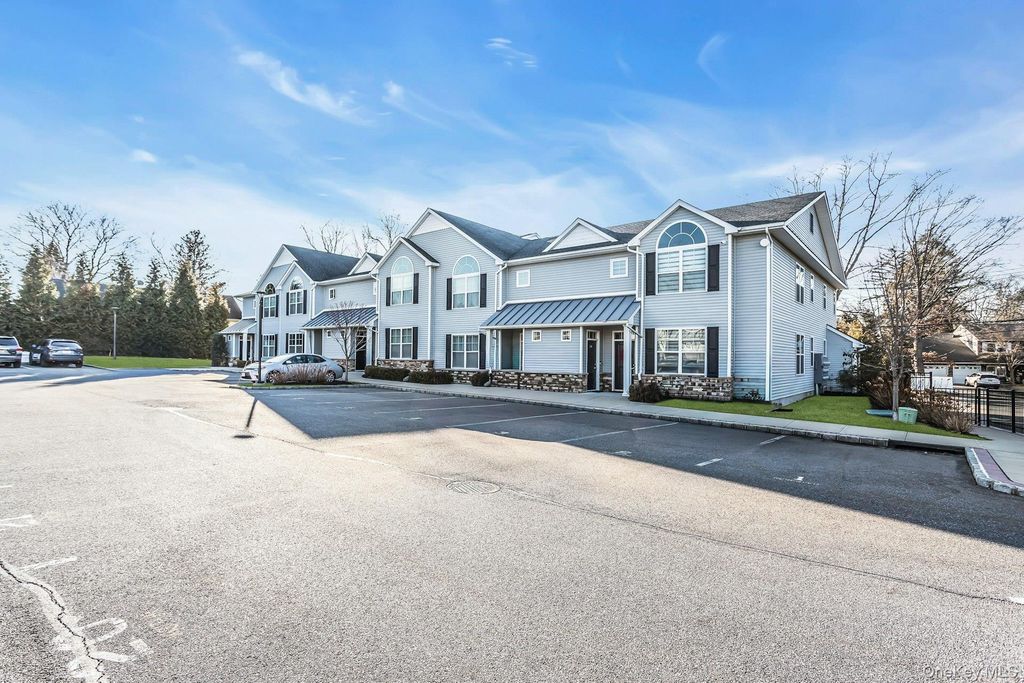 710 Breton Way 710, Glen Cove, NY 11542