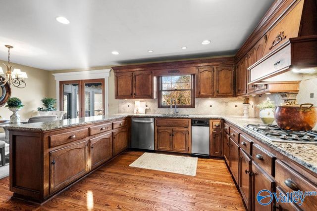 109 Red Barn Road, Rainbow City, AL 35906