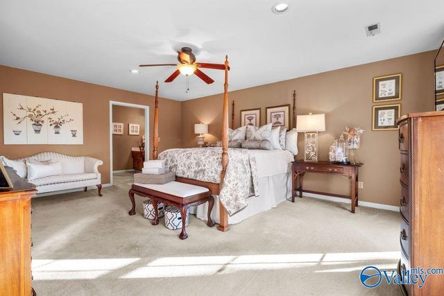 109 Red Barn Road, Rainbow City, AL 35906