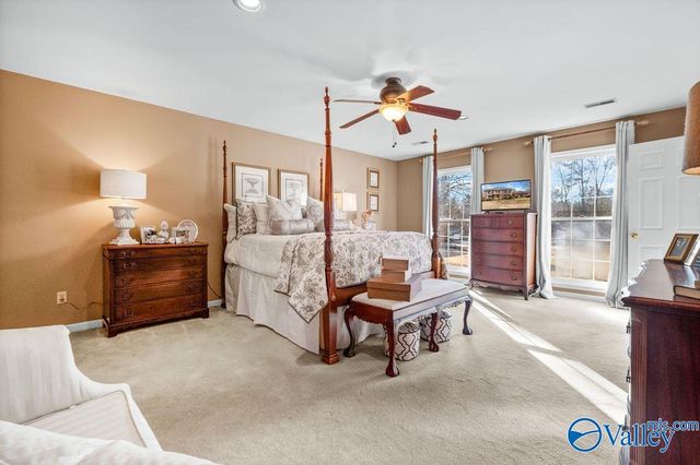 109 Red Barn Road, Rainbow City, AL 35906