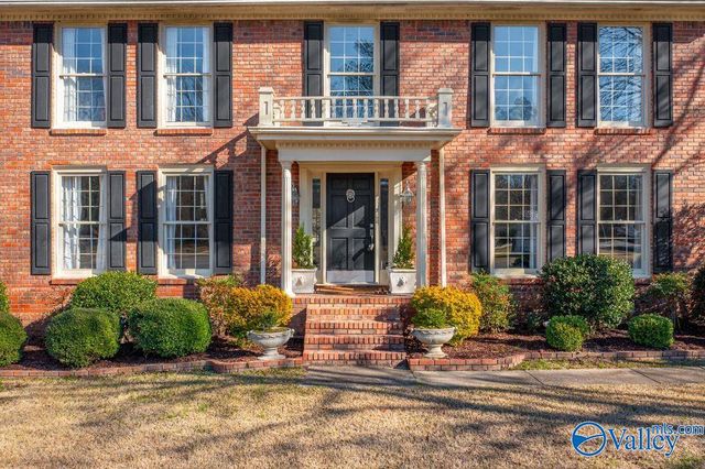 109 Red Barn Road, Rainbow City, AL 35906