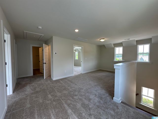 1004 UNALI TOWNES LOOP E, Leeds, AL 35094