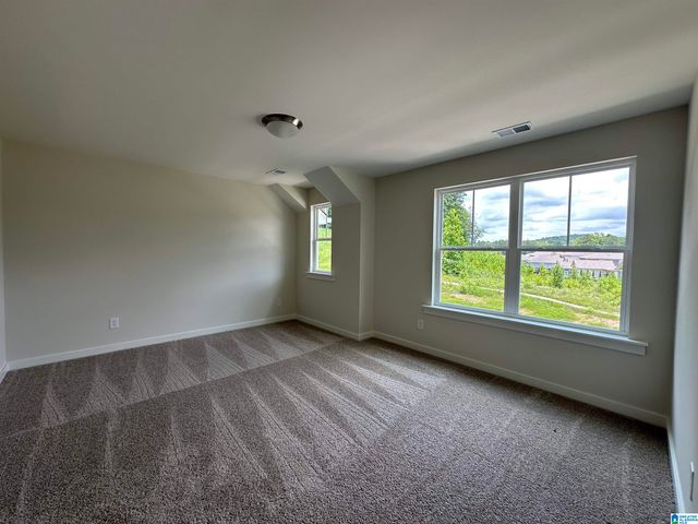 1004 UNALI TOWNES LOOP E, Leeds, AL 35094