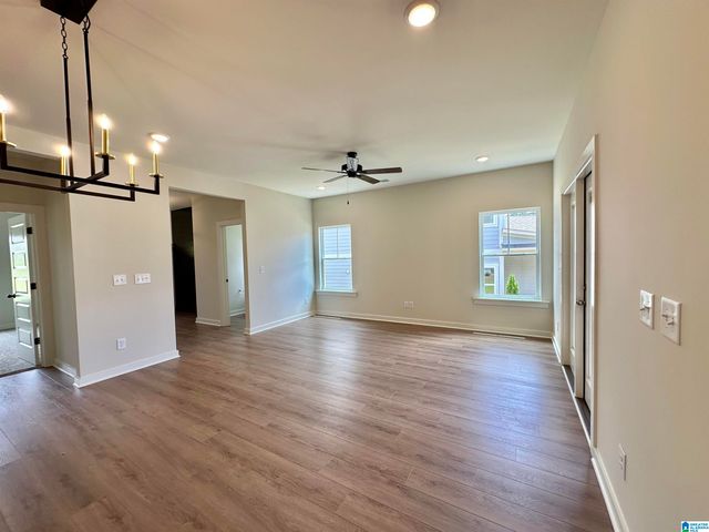 1004 UNALI TOWNES LOOP E, Leeds, AL 35094