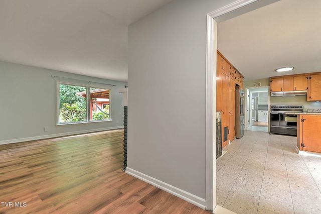 1507 Woodland Avenue, Johnson City, TN 37601