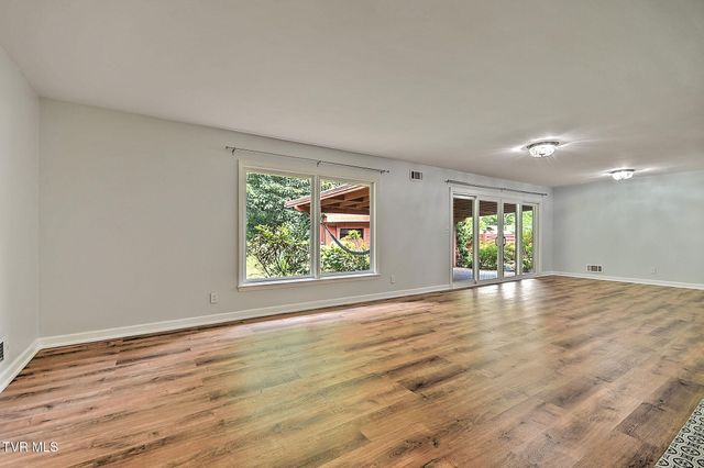 1507 Woodland Avenue, Johnson City, TN 37601