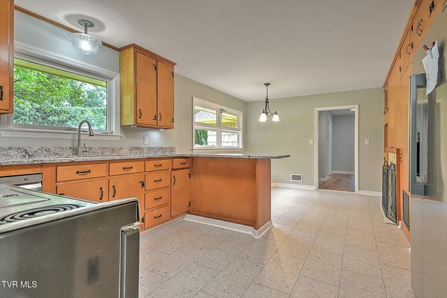 1507 Woodland Avenue, Johnson City, TN 37601