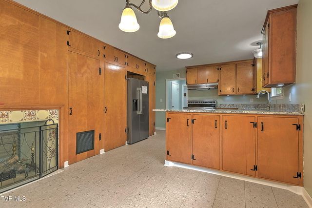1507 Woodland Avenue, Johnson City, TN 37601