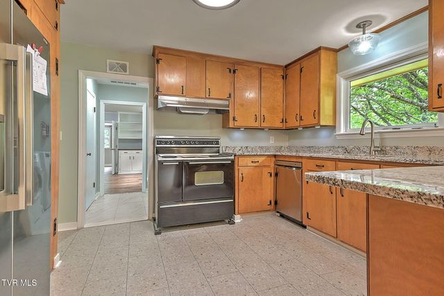 1507 Woodland Avenue, Johnson City, TN 37601