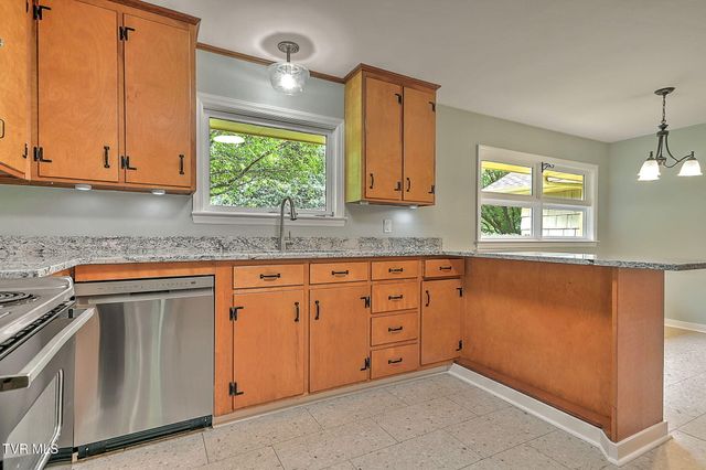 1507 Woodland Avenue, Johnson City, TN 37601