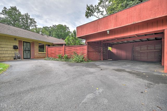 1507 Woodland Avenue, Johnson City, TN 37601