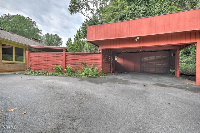 1507 Woodland Avenue, Johnson City, TN 37601