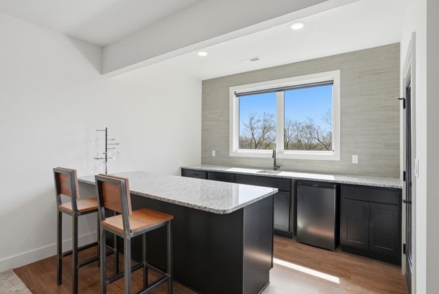 427 ANGELS REST WAY, Columbia, MO 65203