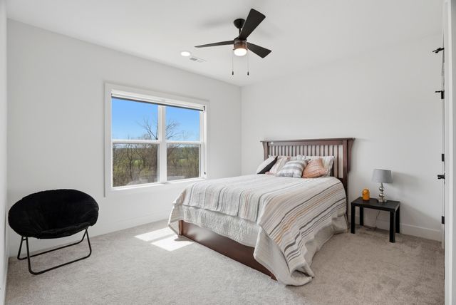 427 ANGELS REST WAY, Columbia, MO 65203