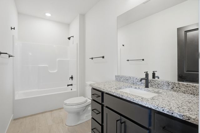 427 ANGELS REST WAY, Columbia, MO 65203