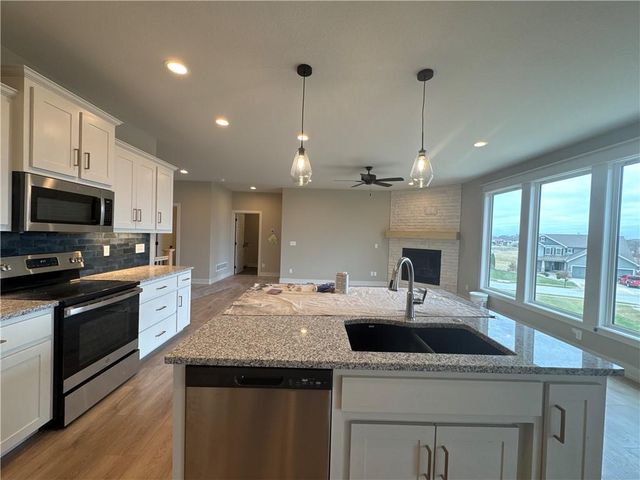 12935 N Champanel Way, Platte City, MO 64079