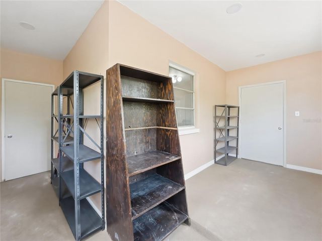 6121 WHITEWAY DRIVE, Tampa, FL 33617
